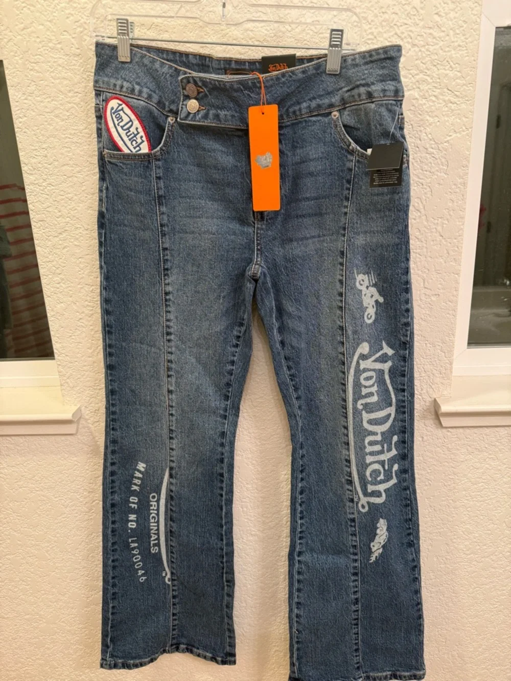 NWT Von Dutch Flare Jeans Y2K Inspired Flying “Eye Balls”Frosted Flared Red Logo - Picture 3 of 17